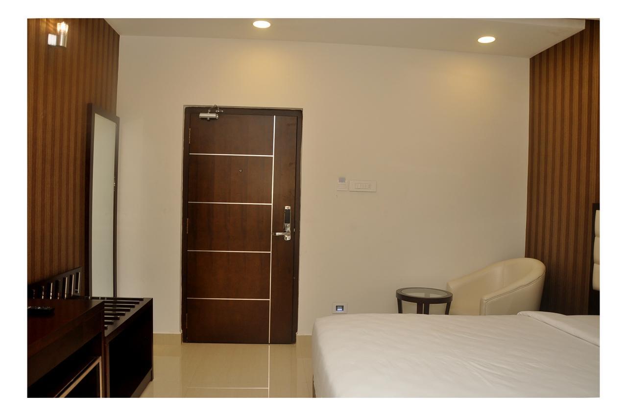 فندق The Kings Park Residency شيناي المظهر الخارجي الصورة
